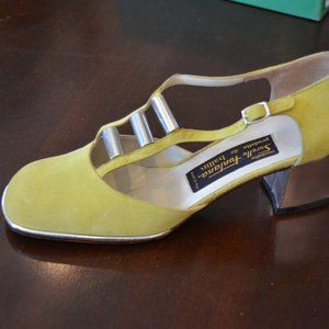 VINTAGE MOD  women's  suede pumps sz 6.5